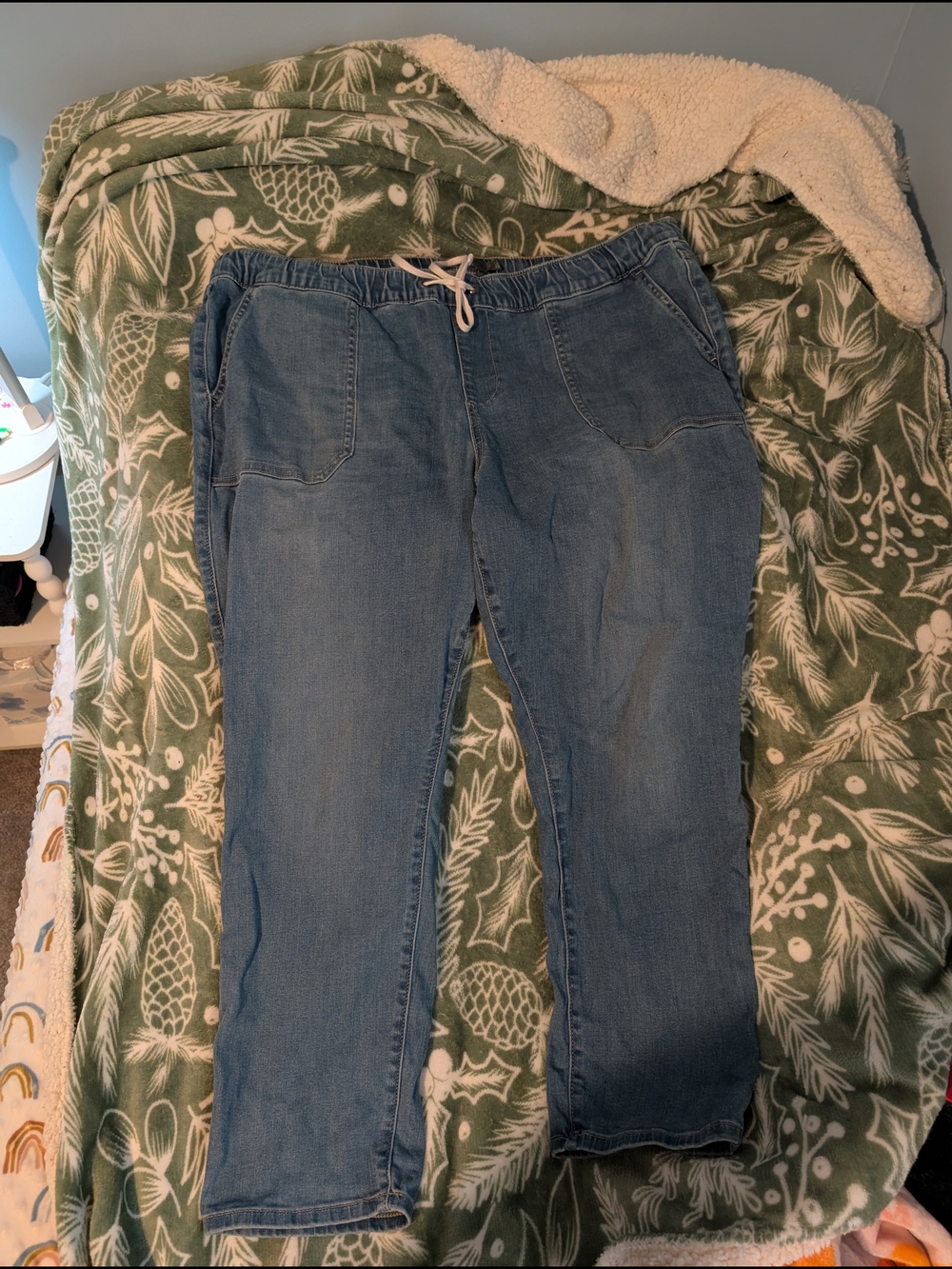 torrid Light Blue Pull-On Relaxed Jeans - Picture 1 of 1